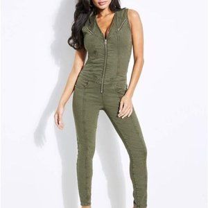 ❤️HOST PICK❤️ Guess Cara Zip-Up Jumpsuit